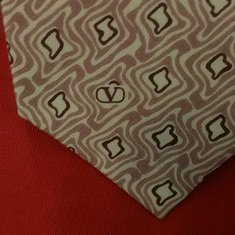Unique Valentino Silk Tie EUC